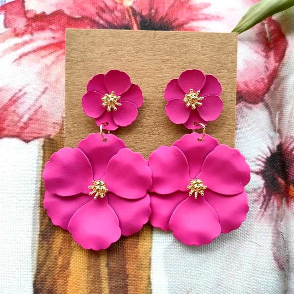 JW Accessories Jewelry - Hot Fuchsia Pink Floral Earrings